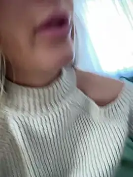 HotXMom online show from 02-19-25, 10:45