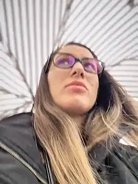 HotXMom online show from 11-05-25, 06:46