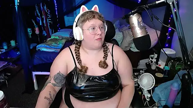 FatVeronica online show from 01-26-25, 07:21