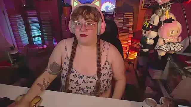 Snapshot of FatVeronica chatting on 07-30-26, 06:07 FatVeronica online show from 07-30-26, 06:07