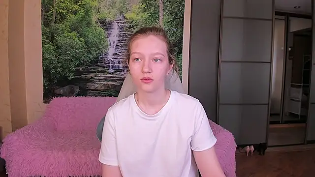 Snapshot of Ksuhesa chatting on 06-19-26, 03:11 Ksuhesa online show from 06-19-26, 03:11