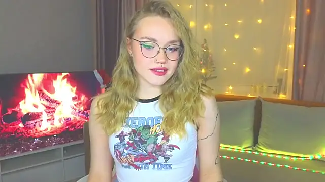 Aurora Golden1 online show from 01-06-25, 04:34