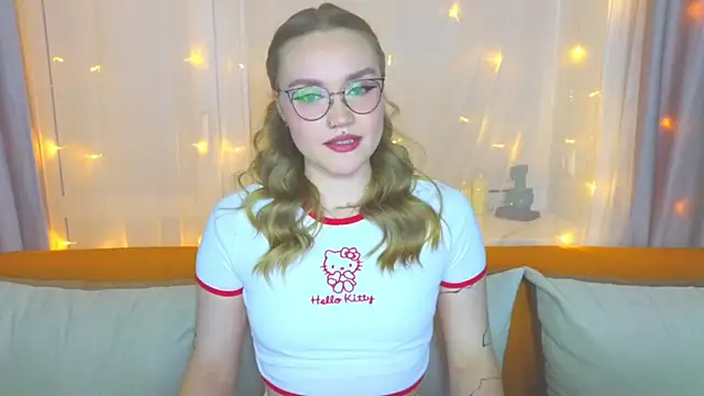 Aurora Golden1 online show from 03-13-25, 04:34