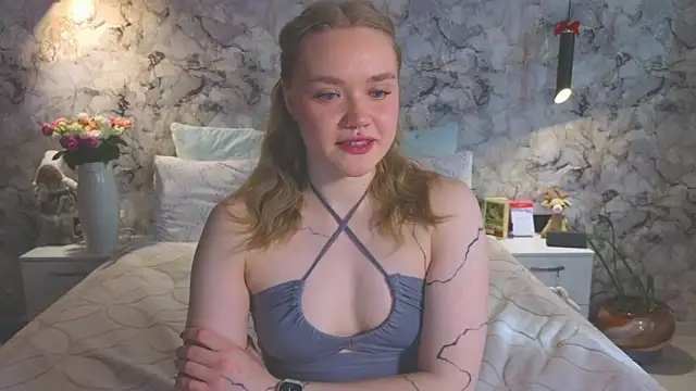 Aurora Golden1 online show from 04-15-26, 02:29