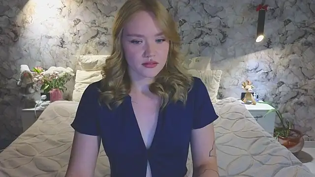 Snapshot of Aurora_Golden1 chatting on 07-11-26, 08:39 Aurora Golden1 online show from 07-11-26, 08:39