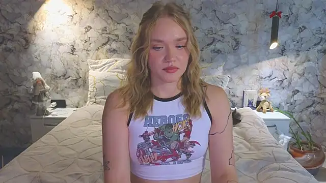 Snapshot of Aurora_Golden1 chatting on 07-25-26, 05:49 Aurora Golden1 online show from 07-25-26, 05:49