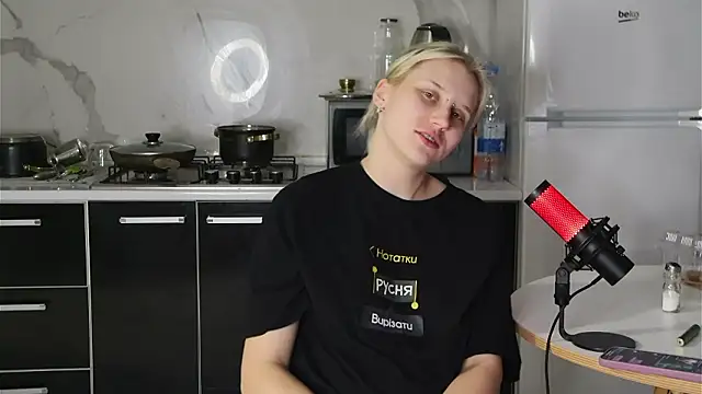 Snapshot of MertyXX chatting on 02-05-26, 11:31 MertyXX online show from 02-05-26, 11:31