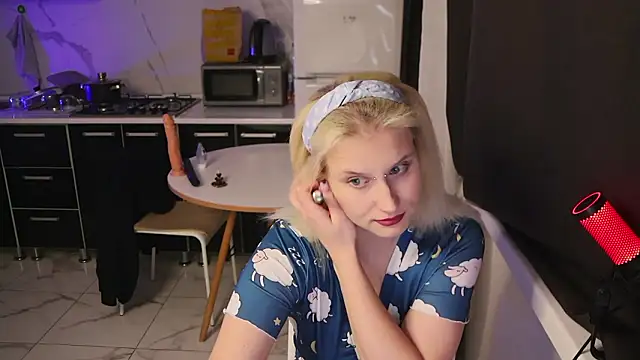 Snapshot of MertyXX chatting on 02-07-26, 10:13 MertyXX online show from 02-07-26, 10:13