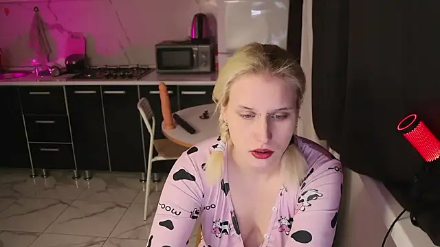 Snapshot of MertyXX chatting on 02-08-26, 10:24 MertyXX online show from 02-08-26, 10:24