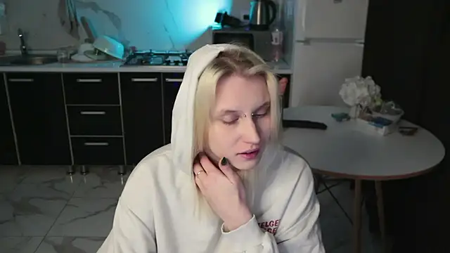 Snapshot of MertyXX chatting on 02-28-26, 10:11 MertyXX online show from 02-28-26, 10:11