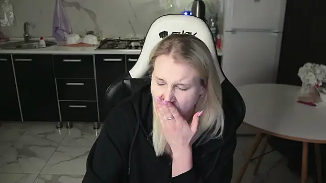 MertyXX online show from 04-22-26, 09:16