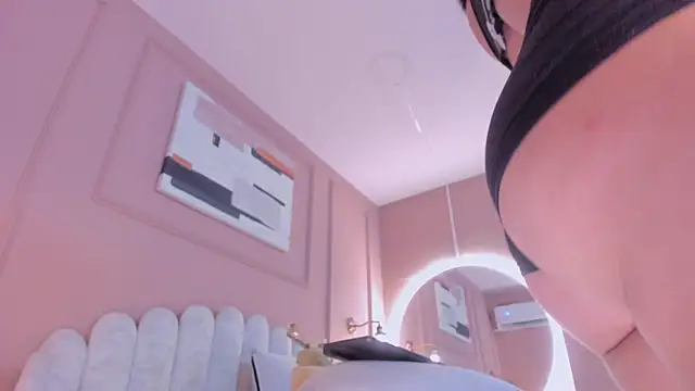 lia ass  online show from 02-18-25, 01:44