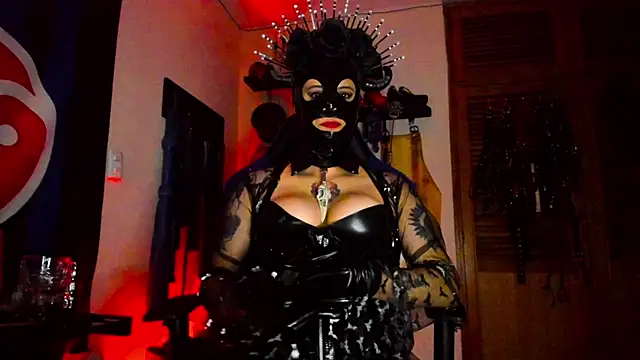 Snapshot of DominatrixBlue chatting on 01-24-25, 05:21 DominatrixBlue online show from 01-24-25, 05:21