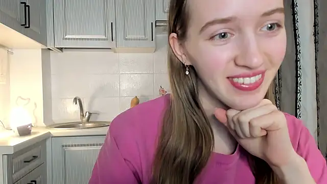 Snapshot of leslie_my_lovee chatting on 12-15-25, 05:23 leslie my lovee online show from 12-15-25, 05:23