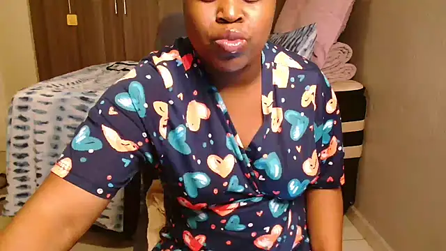 Snapshot of chocolete_candy chatting on 06-30-26, 10:00 chocolete candy online show from 06-30-26, 10:00