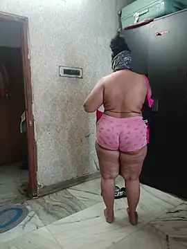 Ivy-09 online show from 04-12-26, 05:23