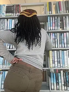 SweetChocolate555 online show from 03-01-25, 08:42