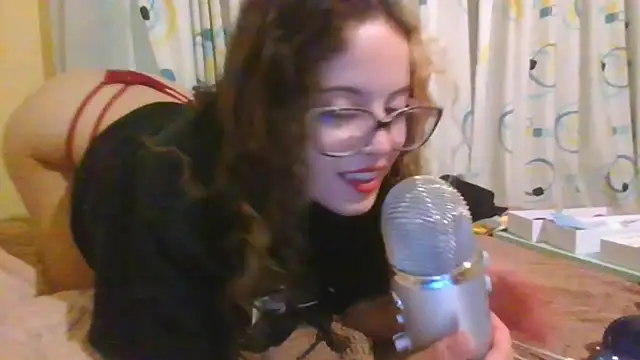 Snapshot of frikigyal chatting on 02-16-25, 02:42 frikigyal online show from 02-16-25, 02:42