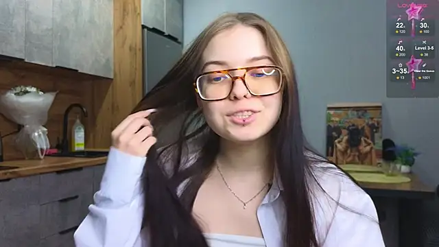 Snapshot of doll_lol_ chatting on 01-15-25, 05:47 doll lol online show from 01-15-25, 05:47