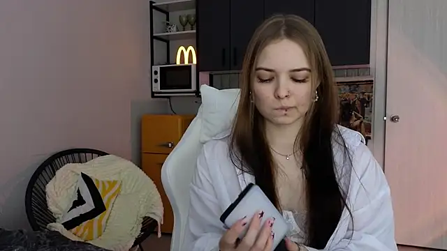 doll lol  online show from 11-27-25, 05:59