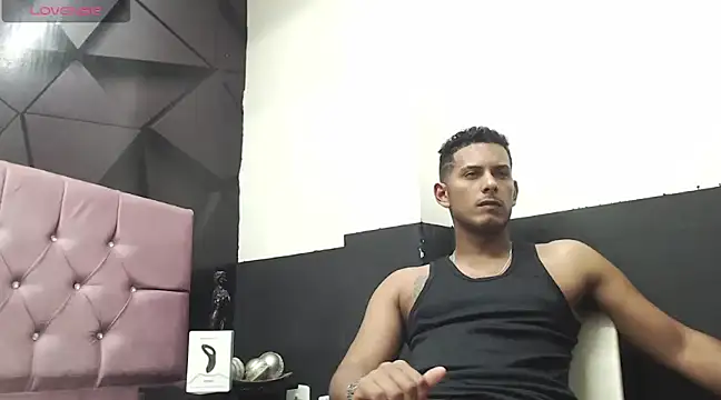 Snapshot of Chris_Dick23 chatting on 12-22-24, 05:12 Chris Dick23 online show from 12-22-24, 05:12