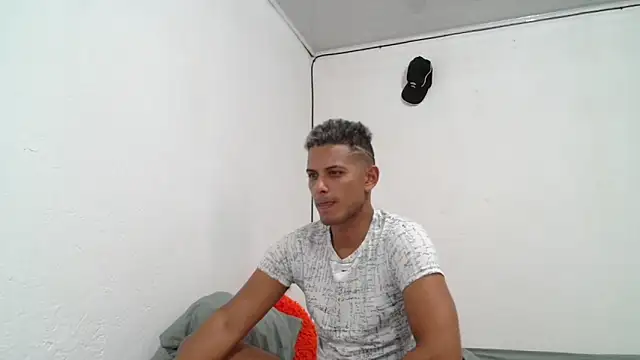 Snapshot of Chris_Dick23 chatting on 12-26-24, 04:36 Chris Dick23 online show from 12-26-24, 04:36
