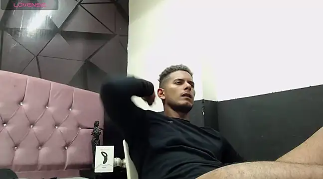 Snapshot of Chris_Dick23 chatting on 12-31-24, 11:20 Chris Dick23 online show from 12-31-24, 11:20