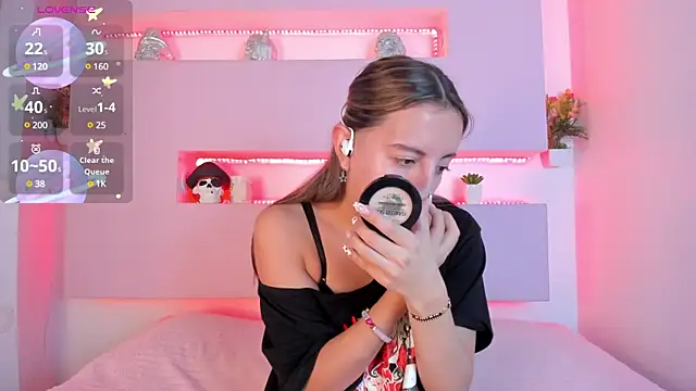 Miiaa doll online show from 03-20-25, 12:00