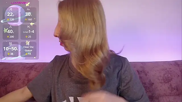 Miiaa doll online show from 10-25-25, 12:29