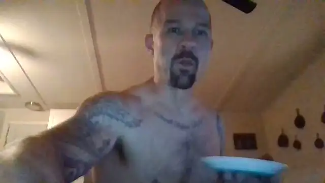Snapshot of Kinkster615 chatting on 06-10-26, 02:56 Kinkster615 online show from 06-10-26, 02:56