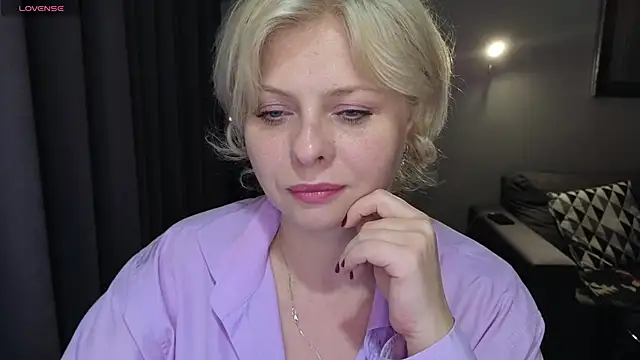 Snapshot of Gray_swann chatting on 02-25-25, 08:51 Gray swann online show from 02-25-25, 08:51