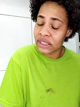 Snapshot of Su_Duarte_1 chatting on 10-30-25, 07:14 Su Duarte 1 online show from 10-30-25, 07:14