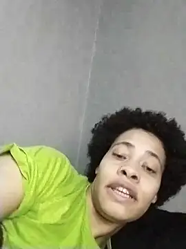 Snapshot of Su_Duarte_1 chatting on 11-12-25, 02:23 Su Duarte 1 online show from 11-12-25, 02:23