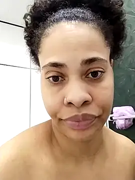 Snapshot of Su_Duarte_1 chatting on 11-19-25, 01:27 Su Duarte 1 online show from 11-19-25, 01:27