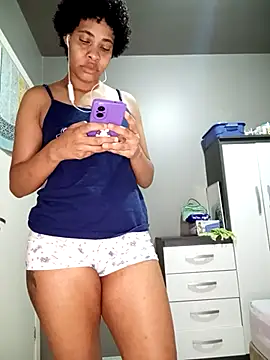 Snapshot of Su_Duarte_1 chatting on 11-22-25, 10:09 Su Duarte 1 online show from 11-22-25, 10:09