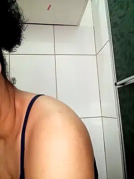 Snapshot of Su_Duarte_1 chatting on 11-27-25, 09:28 Su Duarte 1 online show from 11-27-25, 09:28