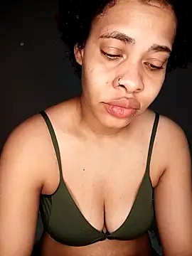 Snapshot of Su_Duarte_1 chatting on 12-19-25, 02:29 Su Duarte 1 online show from 12-19-25, 02:29