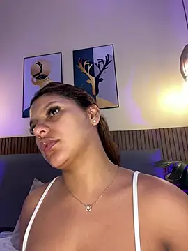 Snapshot of NicolleeEvanss chatting on 06-15-26, 10:50 NicolleeEvanss online show from 06-15-26, 10:50