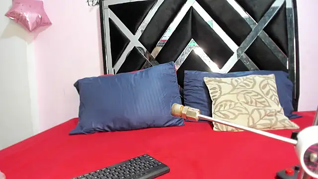 GabyyJones online show from 07-08-26, 01:43