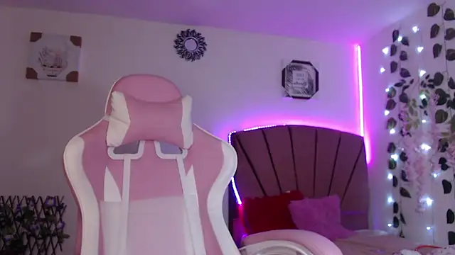 Snapshot of GabyVandriel chatting on 12-10-24, 01:32 GabyVandriel online show from 12-10-24, 01:32