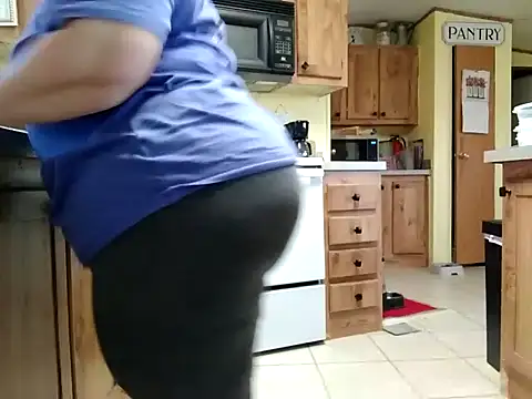 Snapshot of missthickness35_Pika chatting on 12-21-24, 05:40 missthickness35 Pika online show from 12-21-24, 05:40