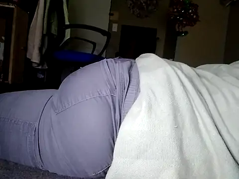 Snapshot of missthickness35_Pika chatting on 09-28-25, 09:31 missthickness35 Pika online show from 09-28-25, 09:31