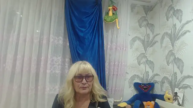 CamDiva113 online show from 10-16-25, 03:24