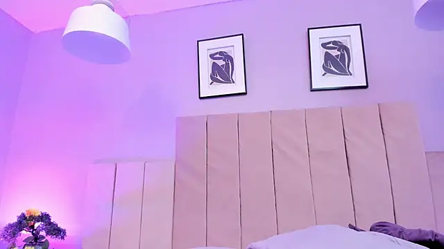 April bowie online show from 02-07-25, 09:37