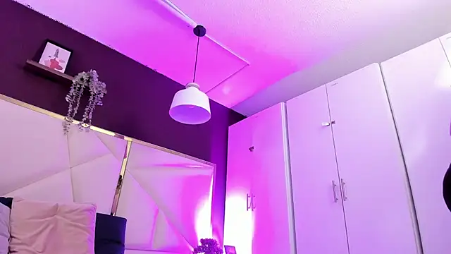 April bowie online show from 02-05-26, 11:59