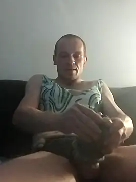 Kamien32 online show from 11-08-25, 04:34