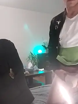 Kamien32 online show from 12-22-25, 09:45