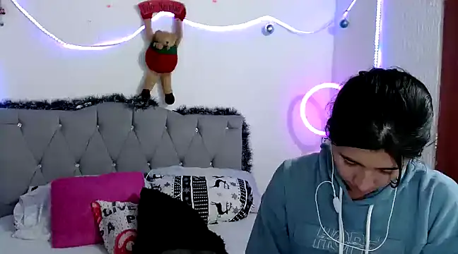 Snapshot of Yeimy_sweetf chatting on 12-04-24, 10:51 Yeimy sweetf online show from 12-04-24, 10:51