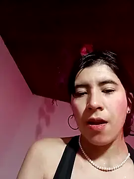 Snapshot of Yeimy_sweetf chatting on 02-07-25, 04:35 Yeimy sweetf online show from 02-07-25, 04:35