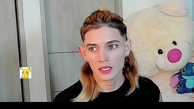 Snapshot of honey_skin chatting on 12-31-24, 10:34 honey skin online show from 12-31-24, 10:34